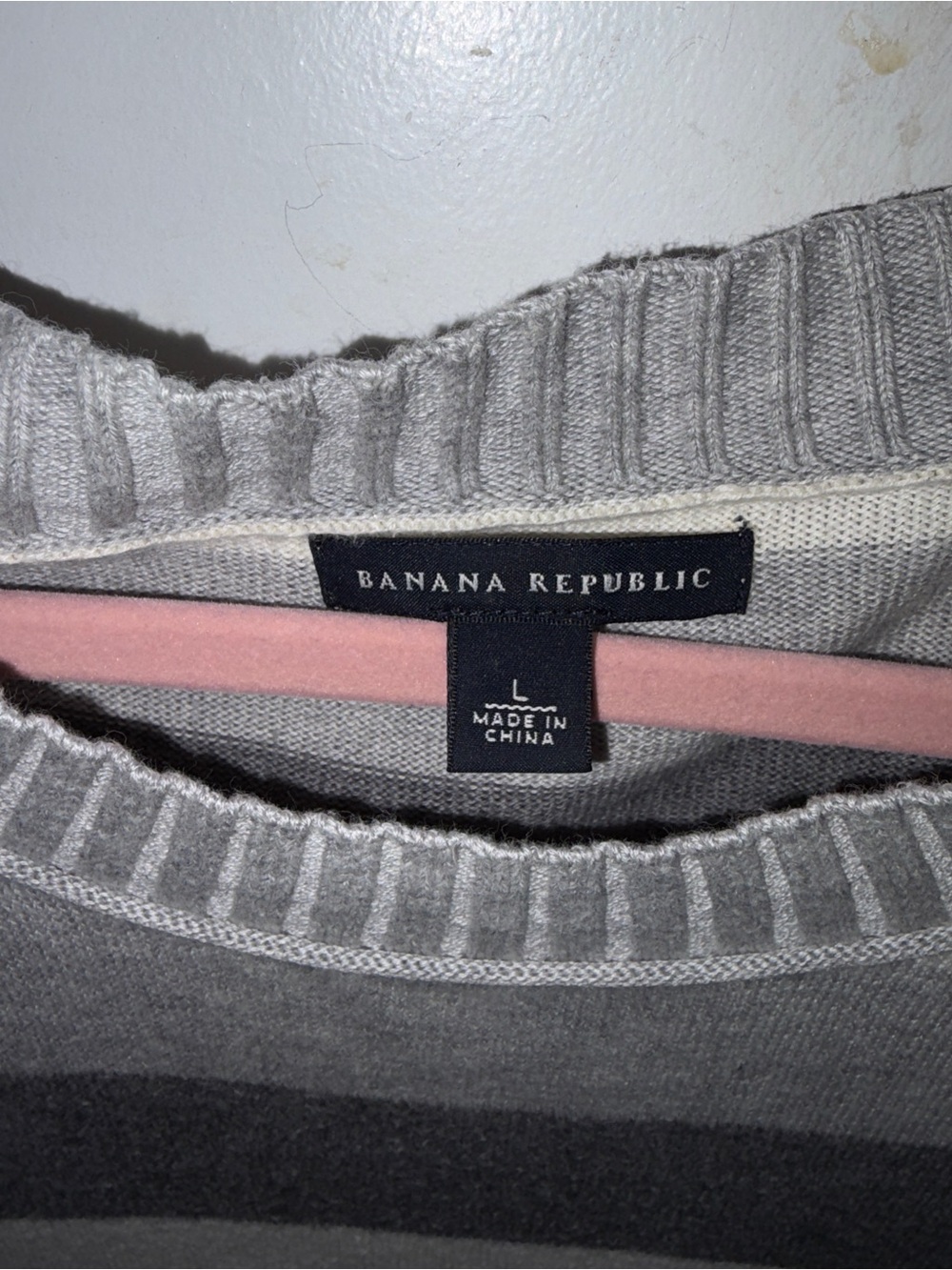 Banana Republic Striped Crewneck Sweater in Gray and Cream Size L - Picture 3 of 5